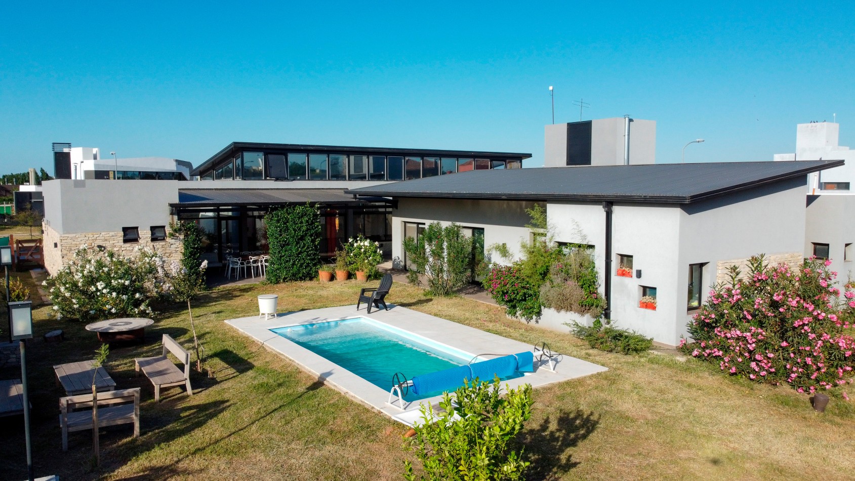 7 Soles Espectacular Casa desarrollada en una planta