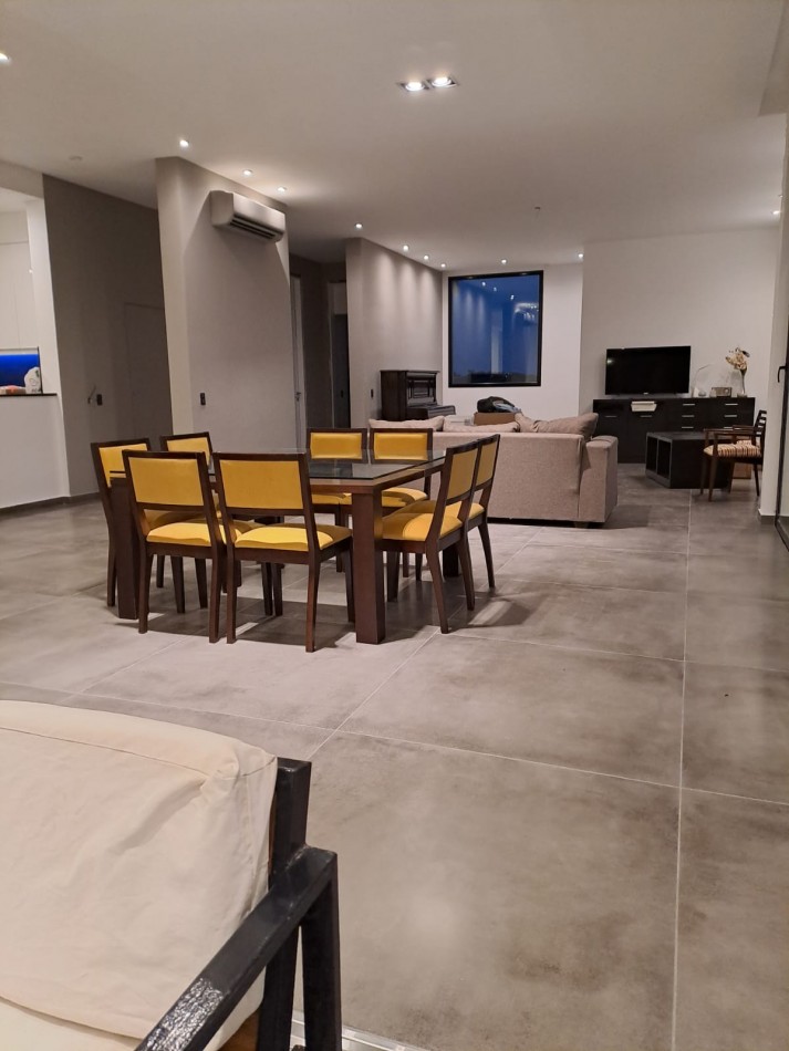 Espectacular Casa de 3 Dormitorios en el Exclusivo Barrio el Terron