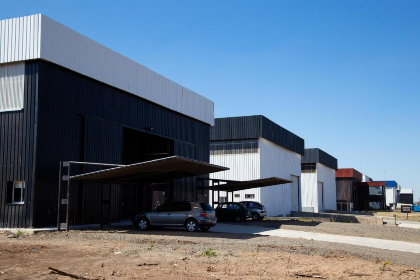 GALPON EN ALQUILER - POLO 52 - 1000 y 1500 m2