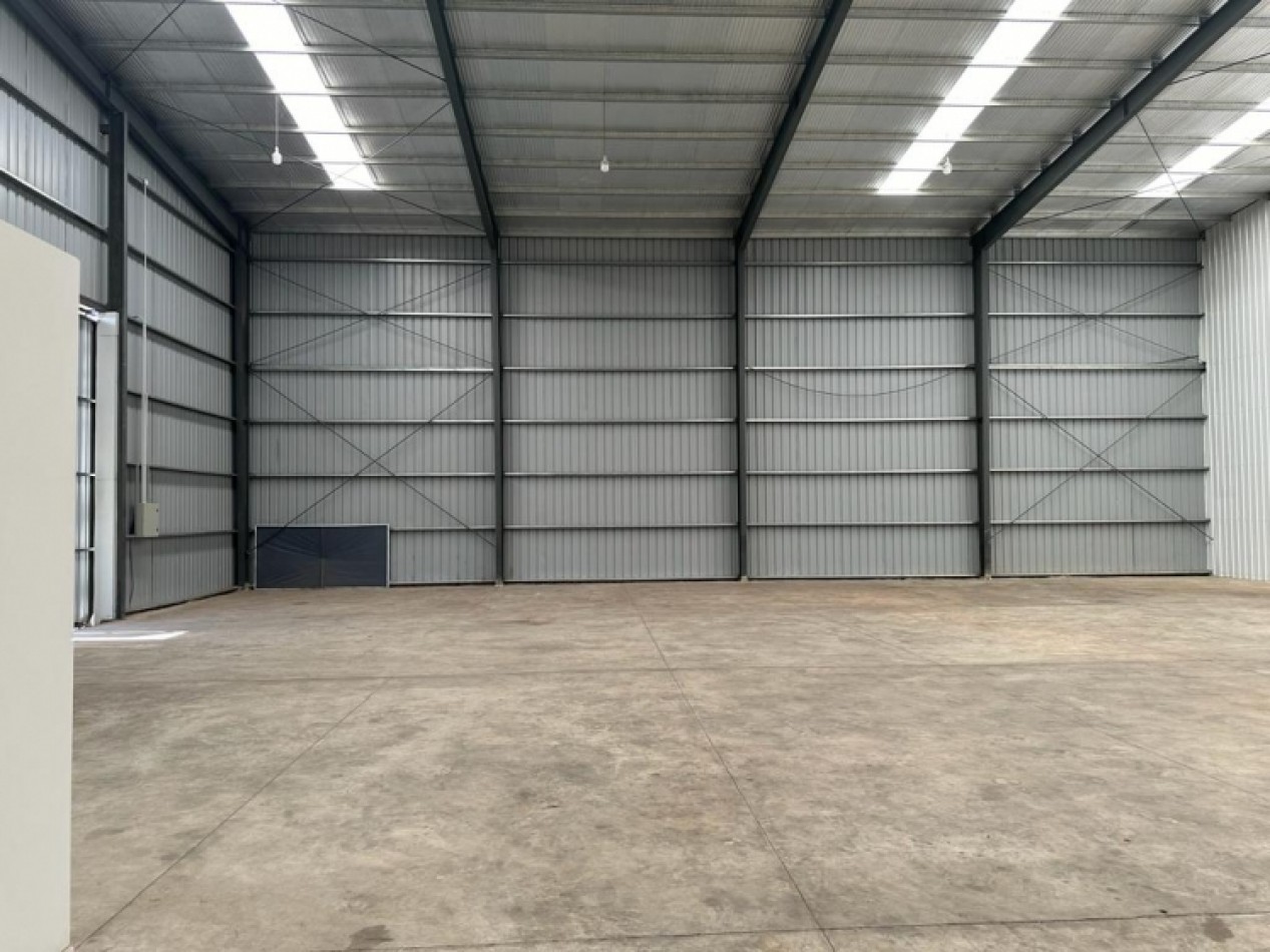 GALPON EN ALQUILER - POLO 52 - 1000 y 1500 m2