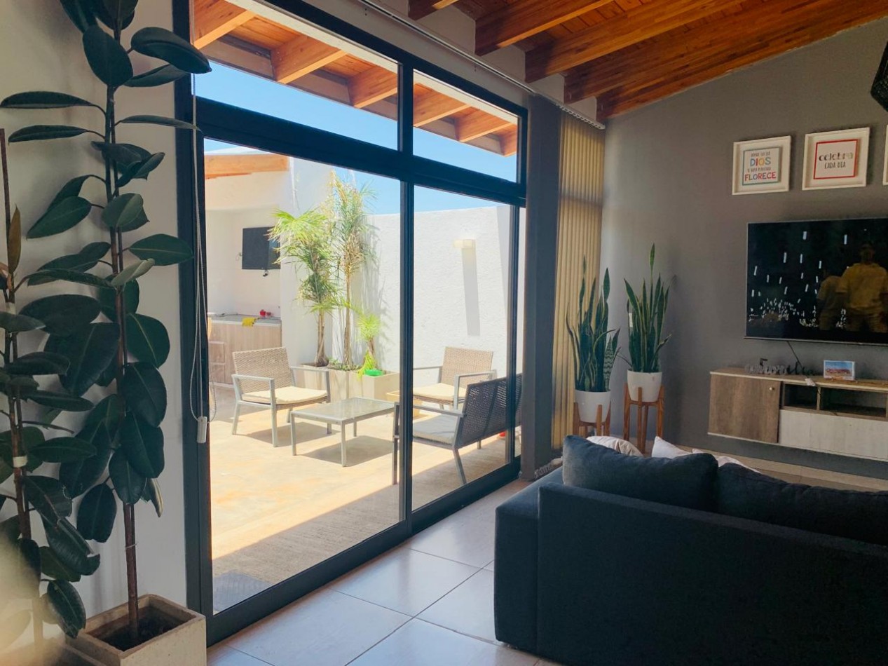 IMPERDIBLE CASA EN TEJAS IV