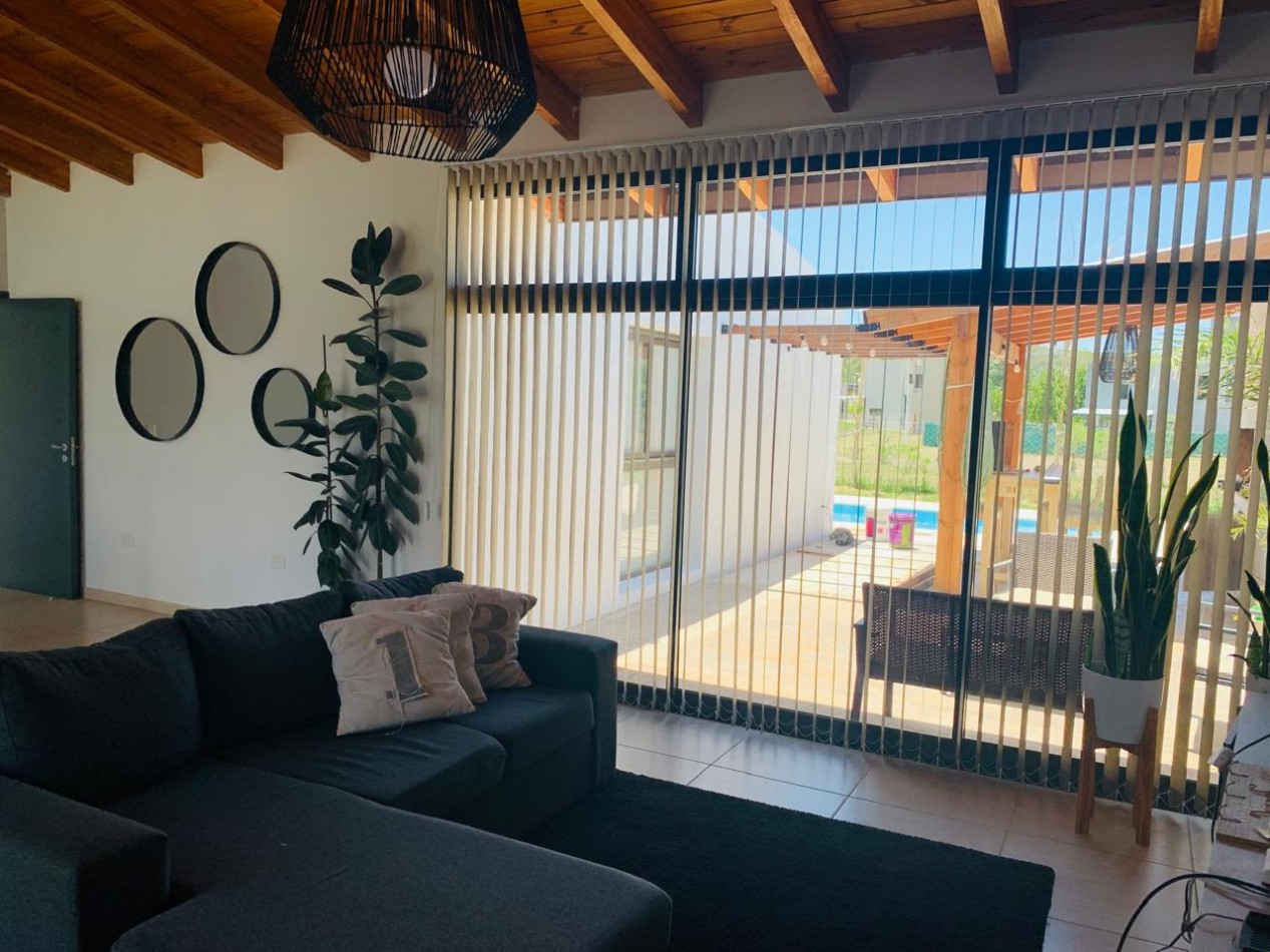 IMPERDIBLE CASA EN TEJAS IV