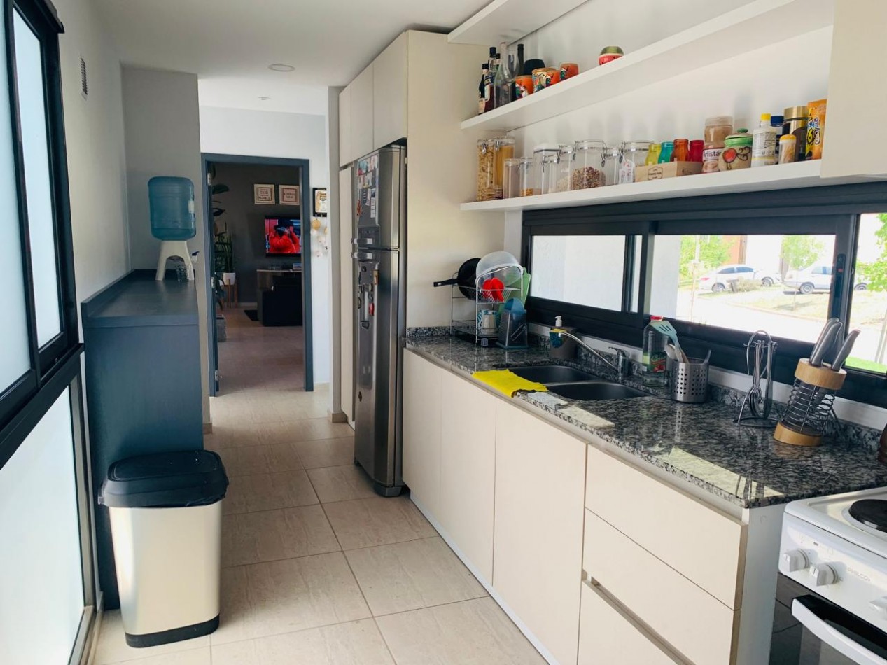 IMPERDIBLE CASA EN TEJAS IV