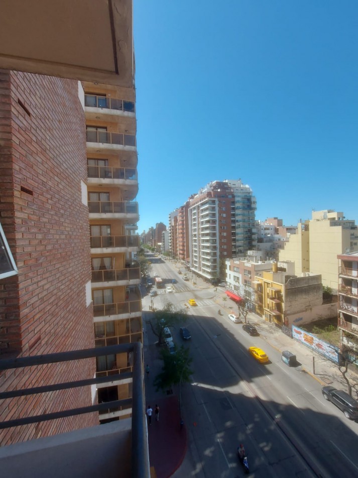 SEMIPISO de 2 Dorm sobre Bv San Juan // Fantastica ubicacion