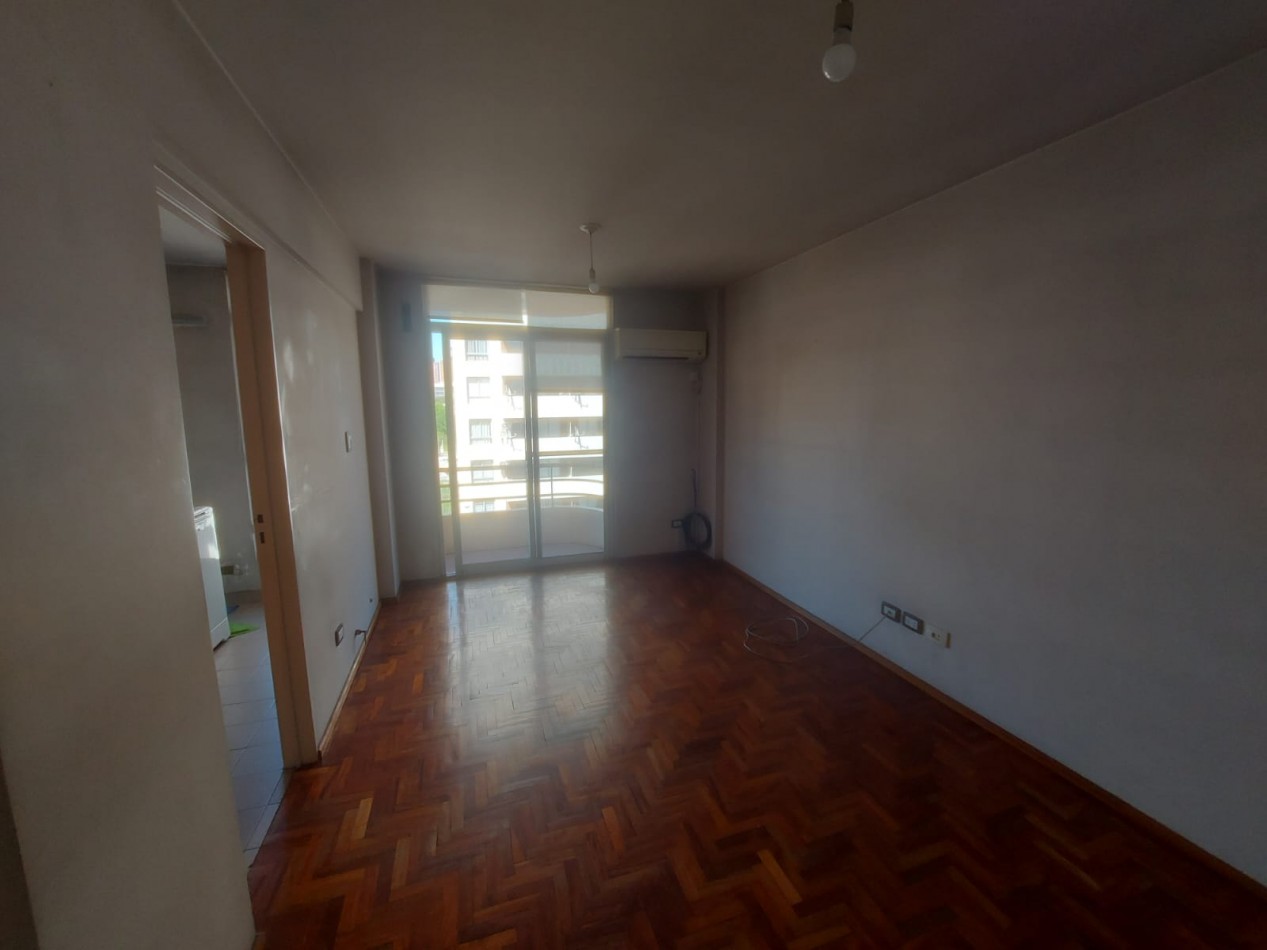 SEMIPISO de 2 Dorm sobre Bv San Juan // Fantastica ubicacion